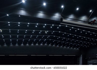 Lighting at hall ceiling.