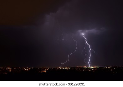 Lightining ground to sky