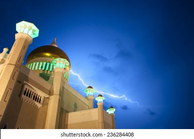 Lightning near Sultan Omar Ali Saifuddin Mosque - Brunei