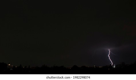 19,010 Thunderstorm wallpaper Images, Stock Photos & Vectors | Shutterstock