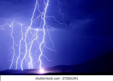 落雷 の画像 写真素材 ベクター画像 Shutterstock