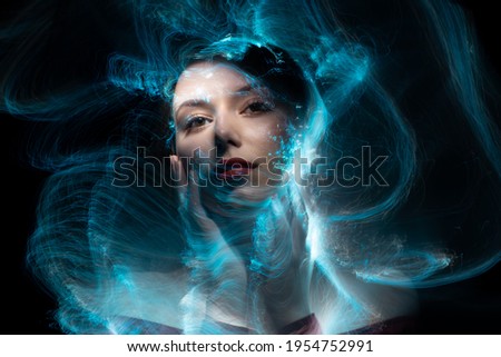 lightpainting portrait, new art direction, light drawing at long exposure