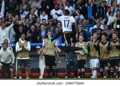 LILLE METROPOLE FRANKREICH STADIUM PIERRE MAUROY, 26.Juni 2016 Fussball - EURO 2016 - Germany Vs Slowakai

Cheers To Scorer 1: 0 Jérôme Boateng Germany