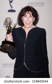 Lily Tomlin At The Primetime Creative Arts Emmy Awards 2013 Press Room, Nokia Theater, Los Angeles, CA 09-15-13