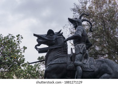 Lima, Perú - 10 De Diciembre 2020. Francisco Pizarro Statue  In La Muralla Park Lima Perú