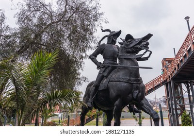 Lima, Perú - 10 De Diciembre 2020. Francisco Pizarro Statue  In La Muralla Park Lima Perú