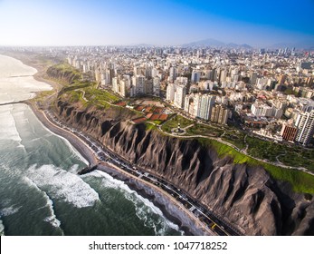 LIMA, PERU: Panoramablick auf Lima von Miraflores.