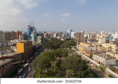 Lima, Peru - September 09, 2015: Photograph Of The Kennedy Park In The Centre Of The District Miraflores On A Sunday Night Taken From A Multi-storey Building.