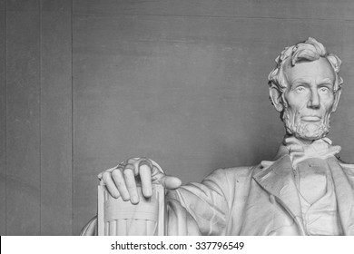 Monumento a Lincoln del centro de Washington DC en el centro comercial nacional