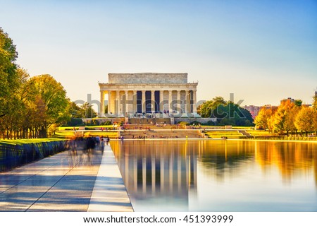 Lincoln memorial and pool in Washington DC, USA