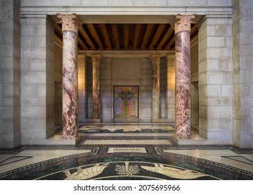 LINCOLN, NEBRASKA, USA - OCTOBER 14, 2021: Entrance To The Old Senate Chamber In The Nebraska State Capitol Building In Lincoln