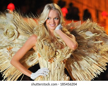 Lindsay Ellingson On The Runway For The Victoria's Secret Fashion Show - Runway, Lexington Armory, New York, NY November 10, 2010