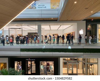 Line Outside Of Apple Store At Brickell City Center In Miami, Florida Taken September 15, 2019.