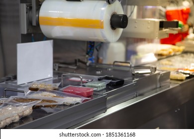 Linear Tray Food Heat Sealing And Packaging Machine	