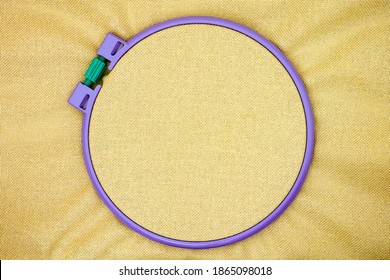 Linen Cross Stitch Fabric In Plastic Embroidery Hoop