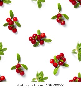 Lingonberry seamless pattern on white background. Fresh cowberries or cranberries with leaves as seamless pattern for textile, fabric, print
