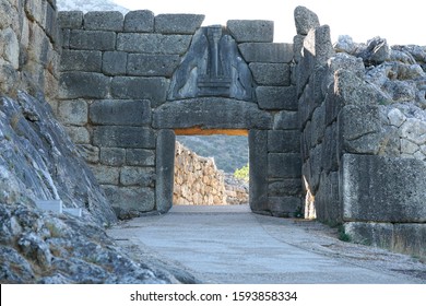 Lion Gate Imposing Building Main Entrance Stock Photo 1593858334 ...