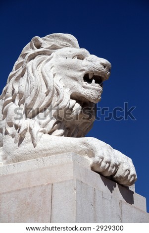 lion statue