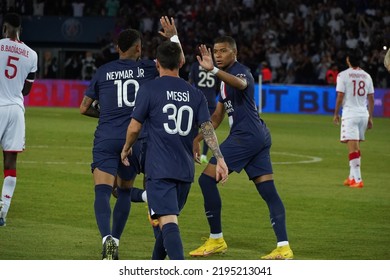 Lionel Messi ,Neymar JR Ans Kyliane Mbappe Célébrâtes Goal  During The Ligue 1 Football Match Between Paris Saint Germain And As Monaco On August 28, 2022 At Parc Des Princes In Paris.