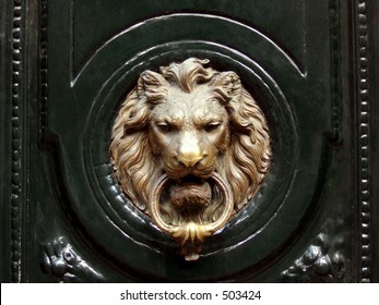 Lionhead knocker door