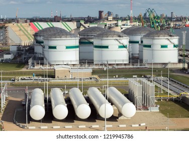 Liquefied Natural Gas (LNG) Distribution Station - LNG Cistern and Oil Terminal
