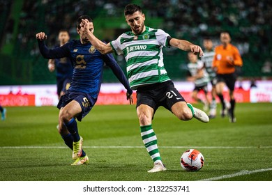 Lisboa, Portugal - 03 02 2022 - FPF Taça De Portugal - Sporting CP Vs. FC Porto; Paulinho Attacks On Porto's Goal