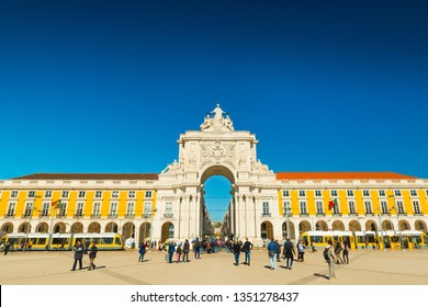 Lisbon - January 2019, Portugal: View Of The Arco Da Rua Augusta On Praça Do Comércio In The Center Of Lisbon