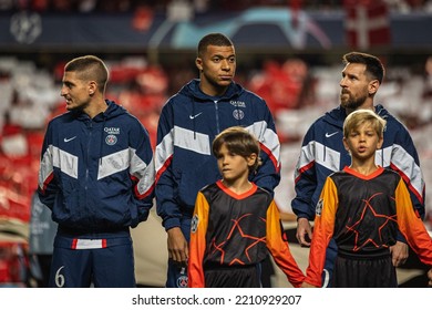 Lisbon, Portugal - 10 05 2022: UCL Game Between SL Benfica And Paris Saint-Germain F.C; Verratti, Mbappe And Messi Before Game