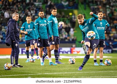 Lisbon, Portugal, Estadio Jose Alvalade - 02 15 2022: Champions League Best Of 16 - Sporting CP - Manchester City; Kevin De Bruyne Shooting The Ball During Warm Up