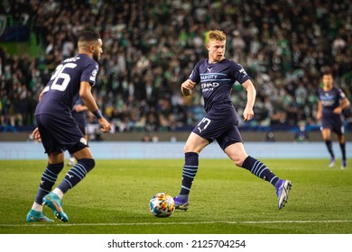 Lisbon, Portugal, Estadio Jose Alvalade - 02 15 2022: Champions League Best of 16 - Sporting CP - Manchester City; Kevin De Bruyne passes the ball to Ryad Mahrez