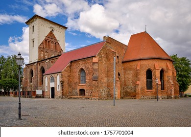 Listed ruin: the partly renovated protestant parish church "St. Marien" ("Saint Mary") in Wriezen