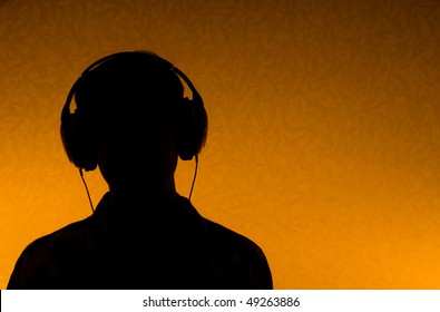 15,473 Silhouette headphones man Images, Stock Photos & Vectors ...