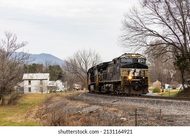 LITHIA, UNITED STATES - Jan 15, 2022: A Norfolk Southern train passing through the small town known as Lithia, United States