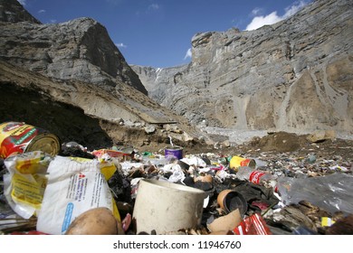 2,872 Mountain rubbish litter Stock Photos, Images & Photography ...