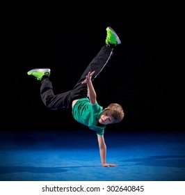 6,885 Black break dancers Images, Stock Photos & Vectors | Shutterstock