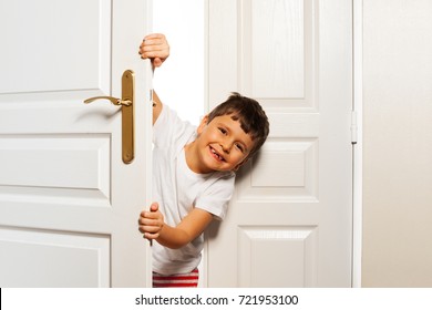 4,679 Boy Open Door Images, Stock Photos & Vectors | Shutterstock