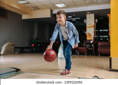 Little Boy Playing Bowling Club Stock Photo 1399226396 | Shutterstock