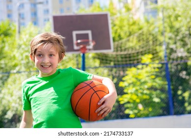 3,980 Little Boy Playing Basketball Images, Stock Photos & Vectors ...