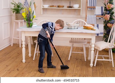 Kid Sweep House Images Stock Photos Vectors Shutterstock