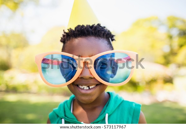 dude with big glasses