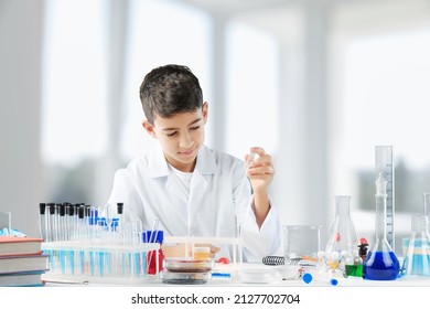 Little Child Chemistry With Water For Easy Science Experimental Online Class, New Normal And Distance Learning, E-learning For Kid In Covid-19 Pandemic.