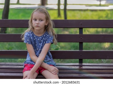 1,280 6 people sitting on the bench Images, Stock Photos & Vectors ...