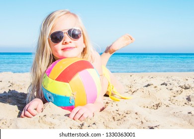 Little Girl Beach Stock Photo 1330363001 | Shutterstock