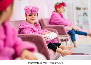 1,246 Little Girl Bath Feet Images, Stock Photos & Vectors | Shutterstock