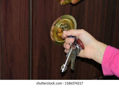 812 Locksmith girl Images, Stock Photos & Vectors | Shutterstock