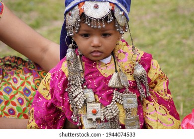 Little Girl Kashmir Crying Stock Photo 1944074533 | Shutterstock