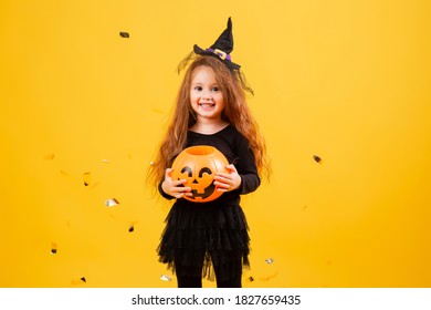 Little Girl Long Red Hair Smiles Stock Photo 1827659435 | Shutterstock