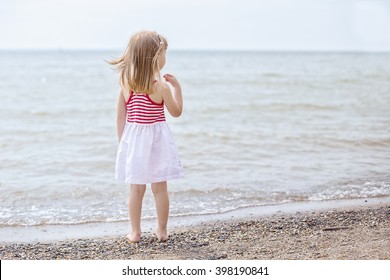 23,707 Little girl back hair Images, Stock Photos & Vectors | Shutterstock