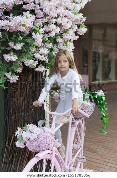 little girl bicycle basket