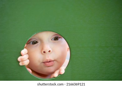 Little Girl Peeks Through Hole Face Stock Photo 2166369121 | Shutterstock